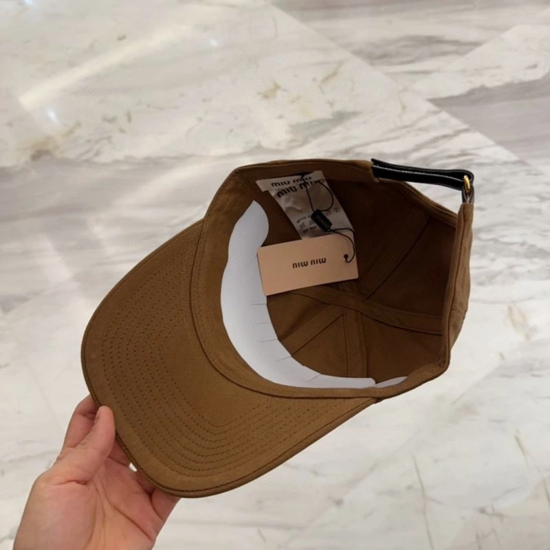 Miu Miu Caps Vibrant 257710