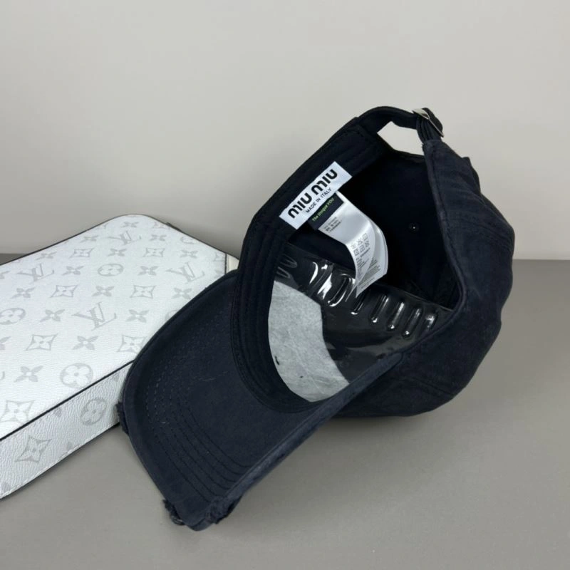 Miu Miu Caps Elegant 257683
