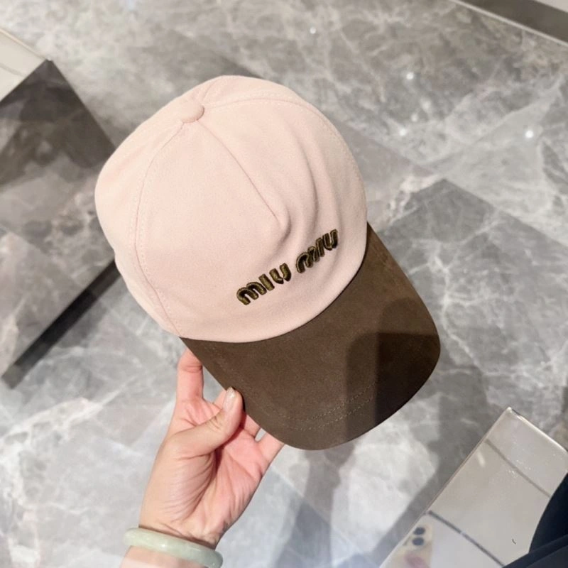 Miu Miu Caps Versatile 257655