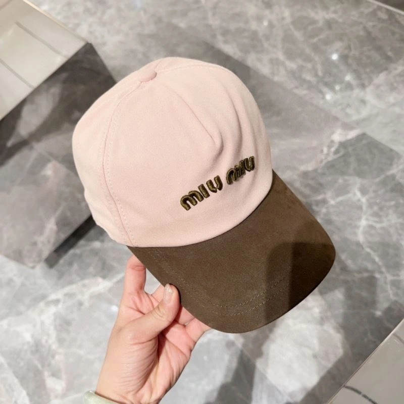 Miu Miu Caps Versatile 257655