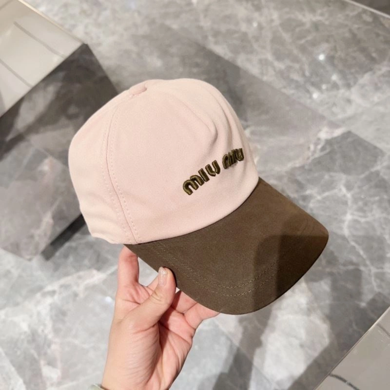 Miu Miu Caps Versatile 257655