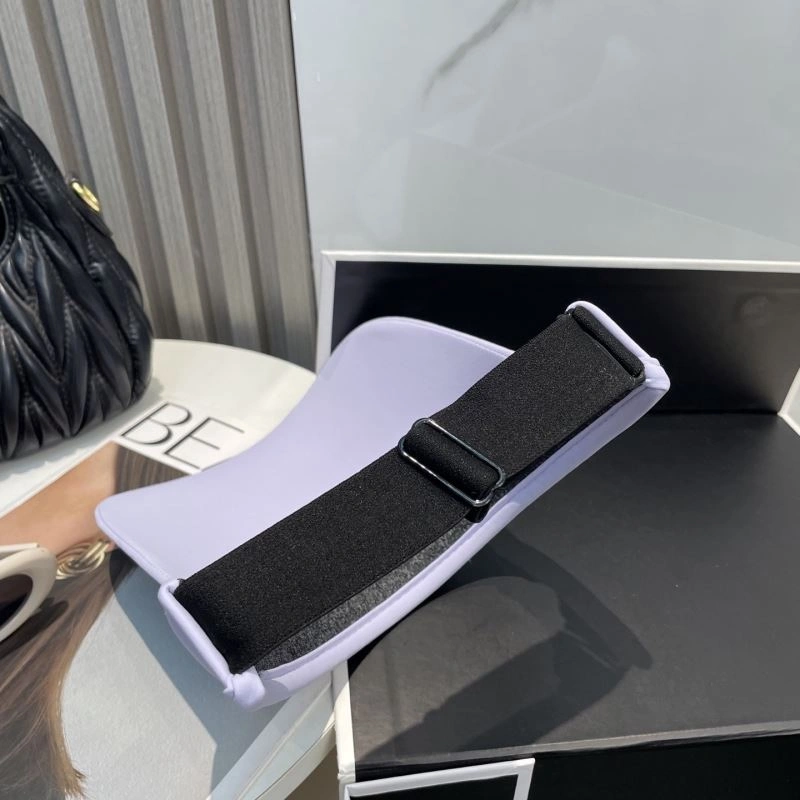 Miu Miu Caps WellDesigned 257671