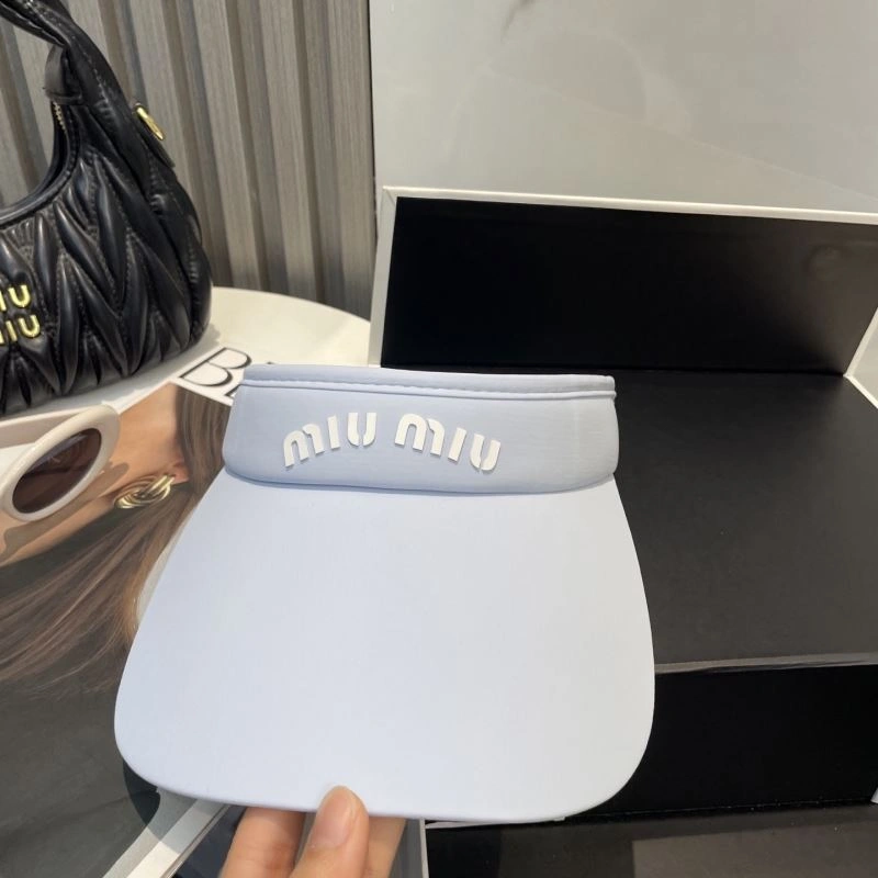 Miu Miu Caps TimelessDesign 257668