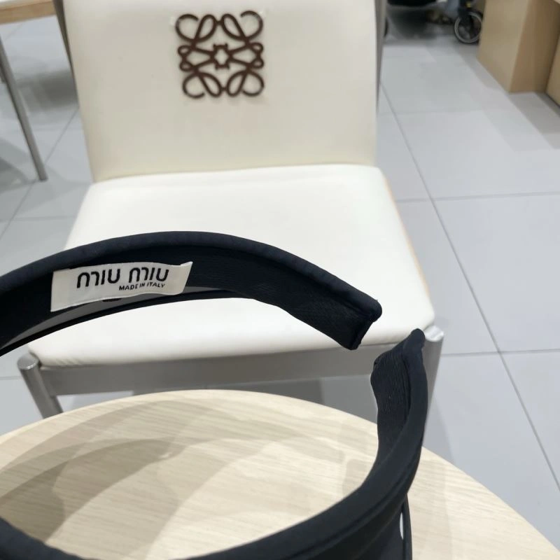 Miu Miu Caps Bright 257619