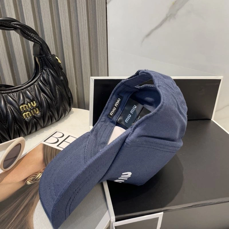 Miu Miu Caps Durable 257623