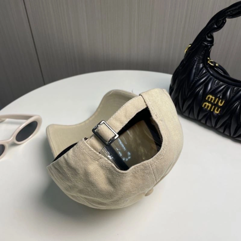 Miu Miu Caps UrbanStyle 257611