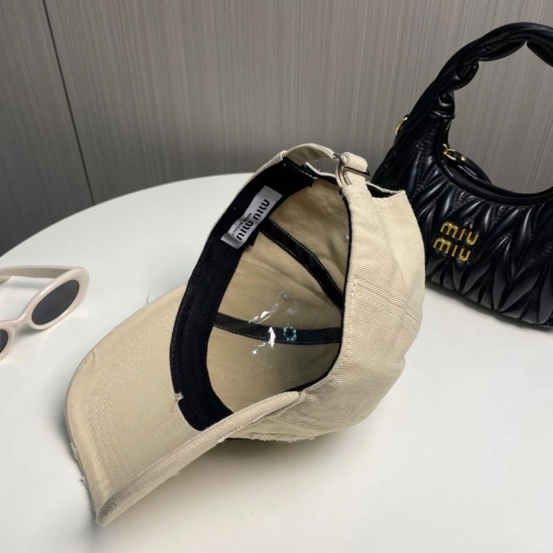 Miu Miu Caps UrbanStyle 257611