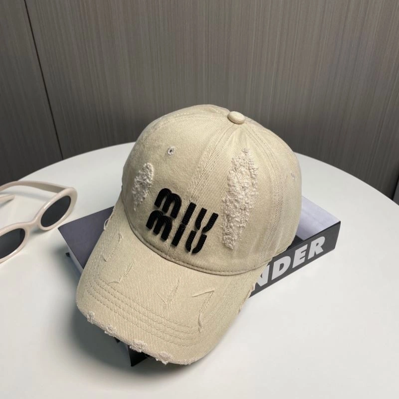 Miu Miu Caps UrbanStyle 257611