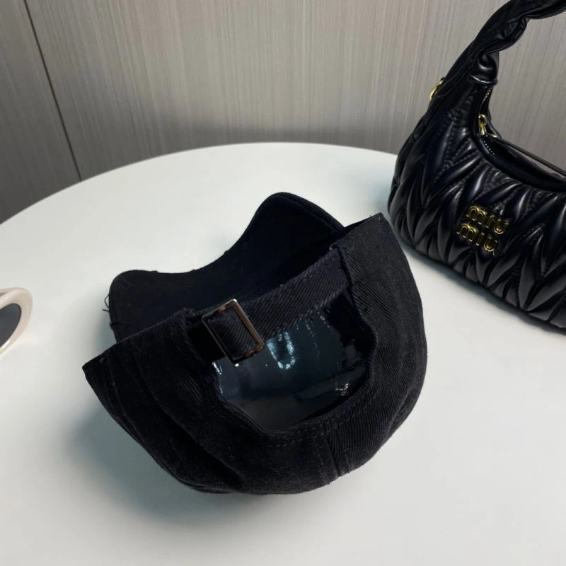 Miu Miu Caps Durable 257620