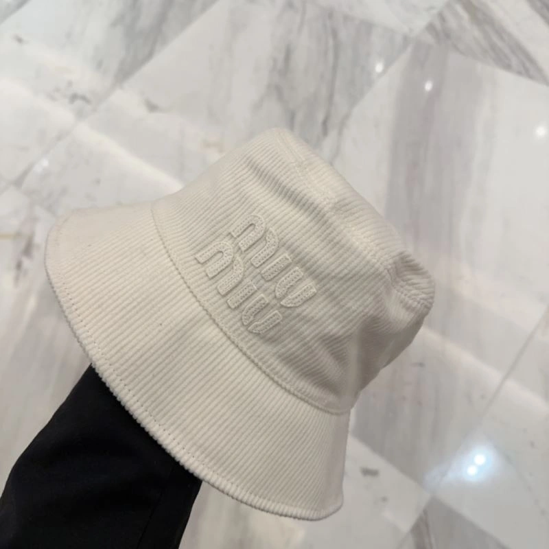 Miu Miu Caps Effortless 257603
