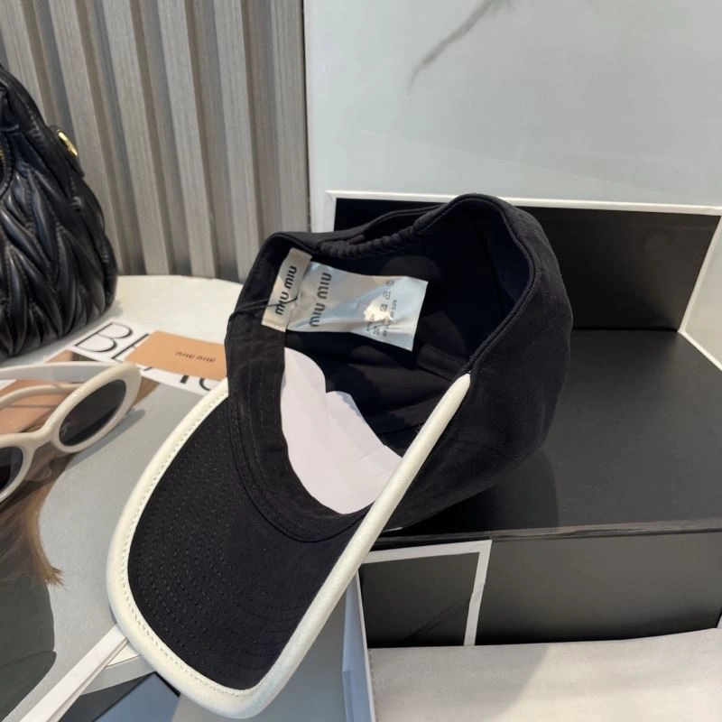 Miu Miu Caps OdorResistant 257590