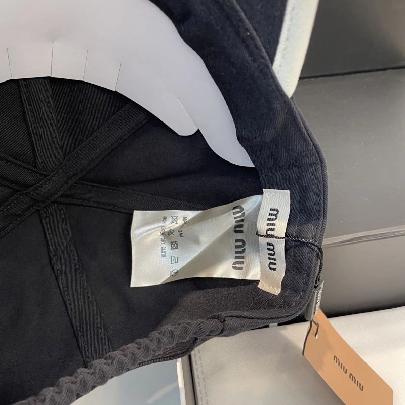 Miu Miu Caps OdorResistant 257590
