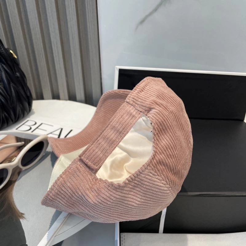 Miu Miu Caps Elegant 257585
