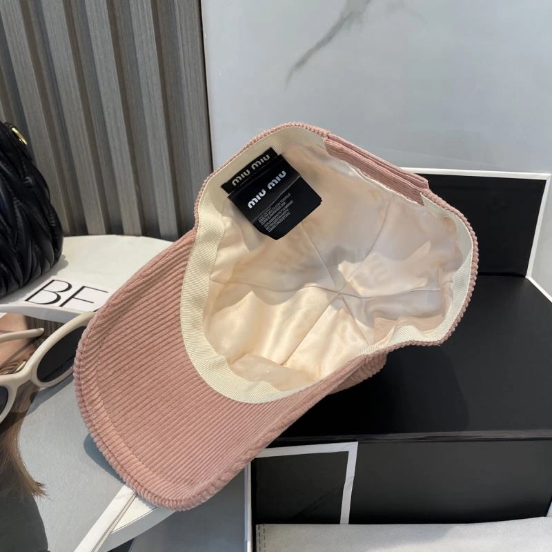 Miu Miu Caps Elegant 257585