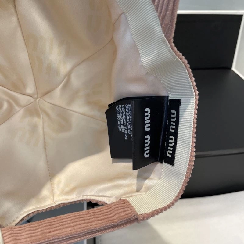 Miu Miu Caps Elegant 257585