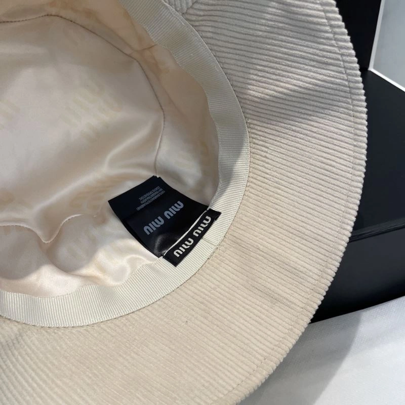 Miu Miu Caps AllSeason 257589