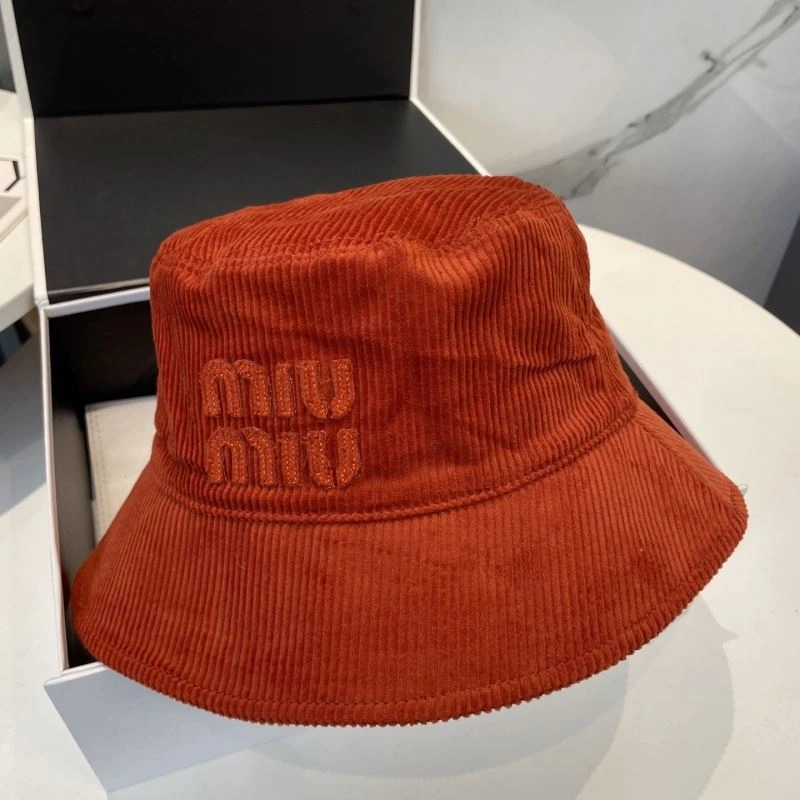 Miu Miu Caps Versatile 257560