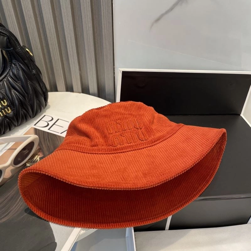 Miu Miu Caps Versatile 257560