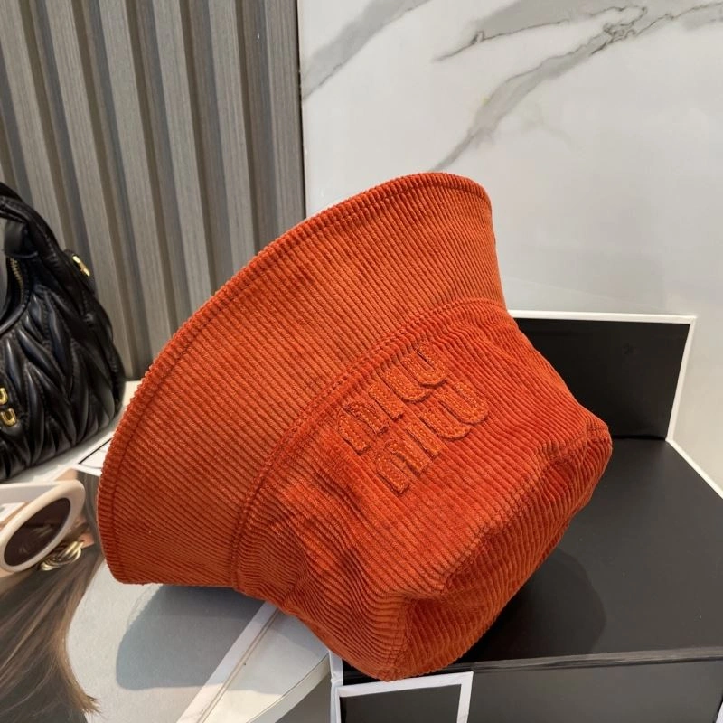 Miu Miu Caps Versatile 257560