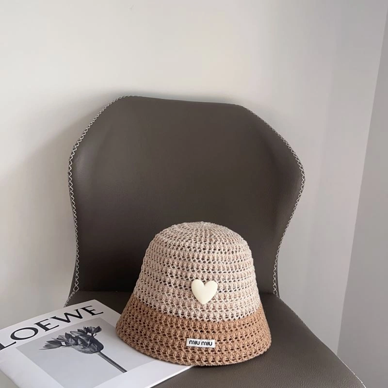 Miu Miu Caps Compact 257521