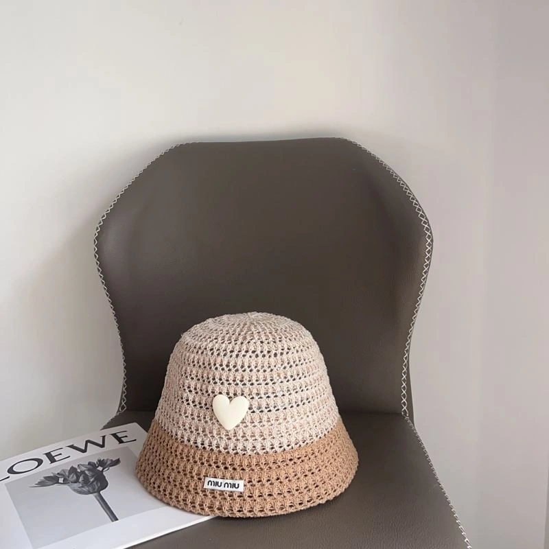 Miu Miu Caps Compact 257521