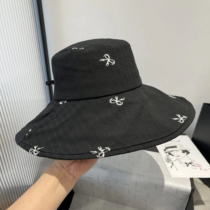 Miu Miu Caps UrbanStyle 261736
