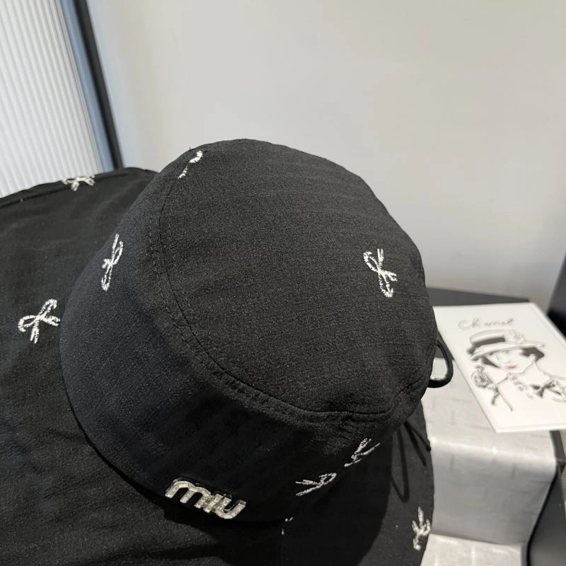 Miu Miu Caps UrbanStyle 261736