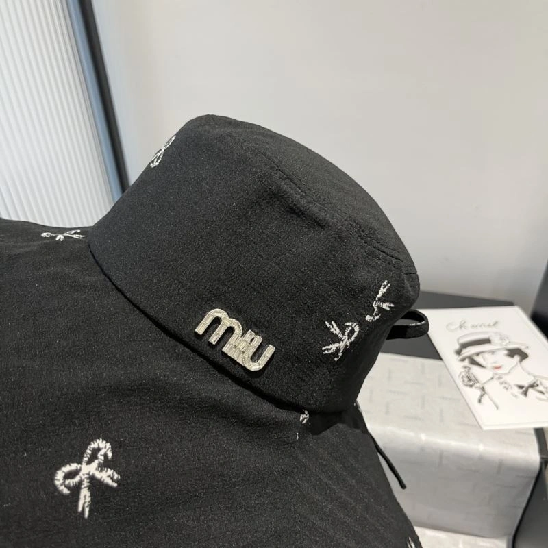 Miu Miu Caps UrbanStyle 261736