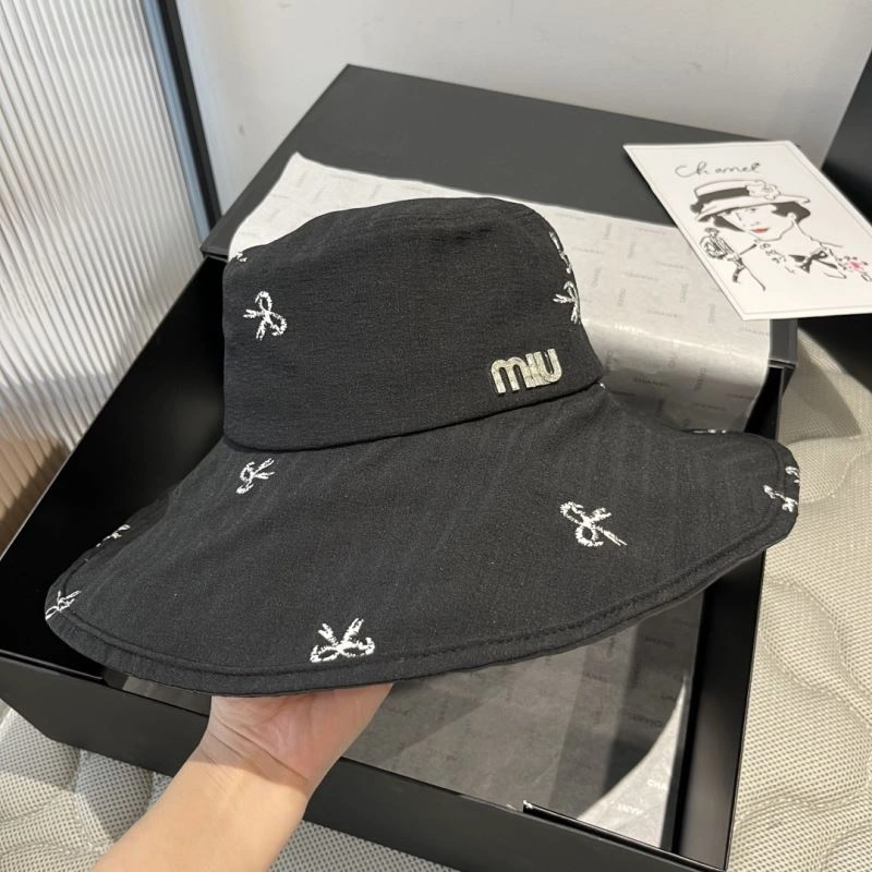 Miu Miu Caps UrbanStyle 261736