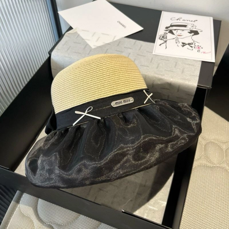 Miu Miu Caps Classic 261734