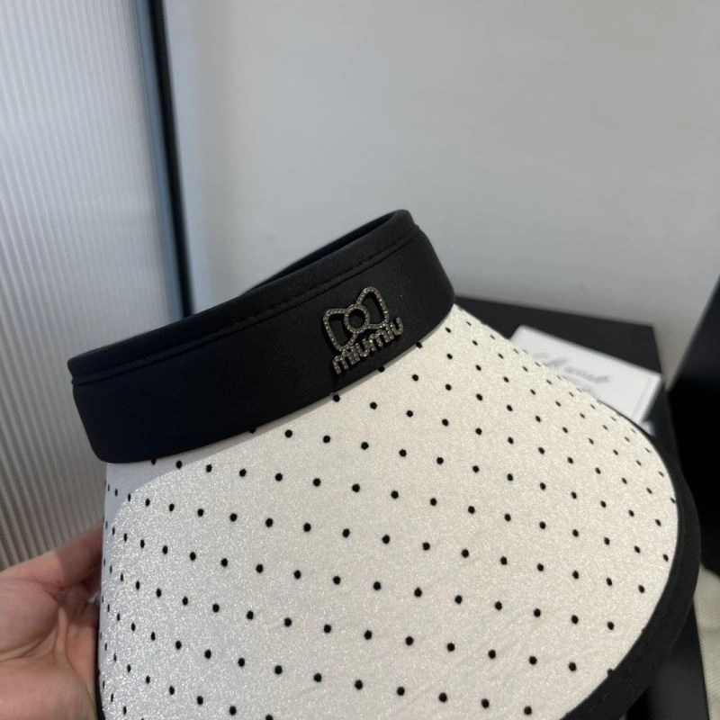 Miu Miu Caps Modern 261712