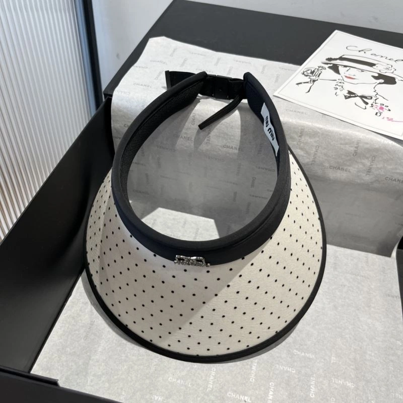 Miu Miu Caps Modern 261712
