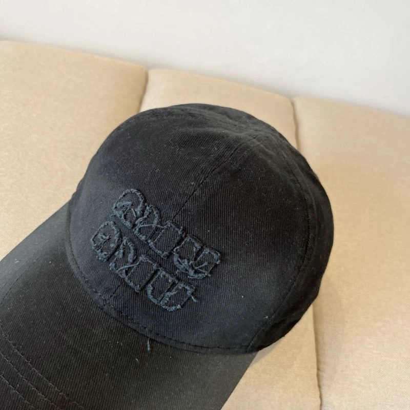 Miu Miu Caps Classic 261721