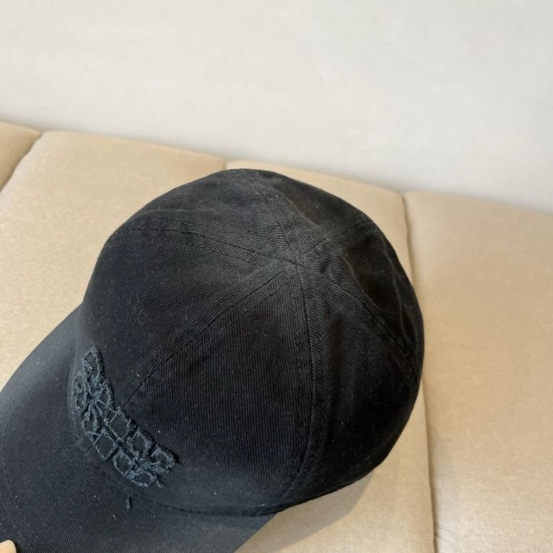 Miu Miu Caps Classic 261721