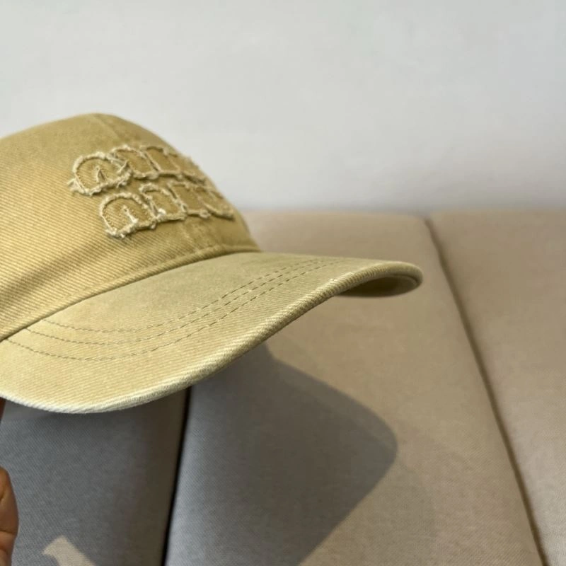 Snug Miu Miu Caps 261723