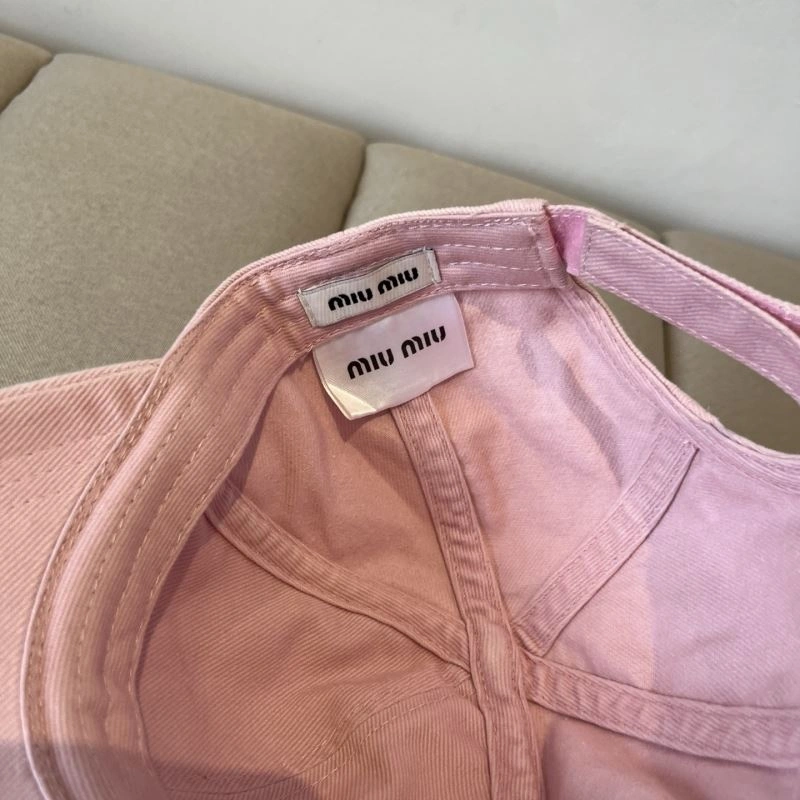 Miu Miu Caps Durable 261700