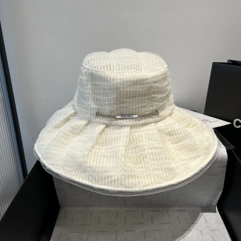 Miu Miu Caps Bold 261728