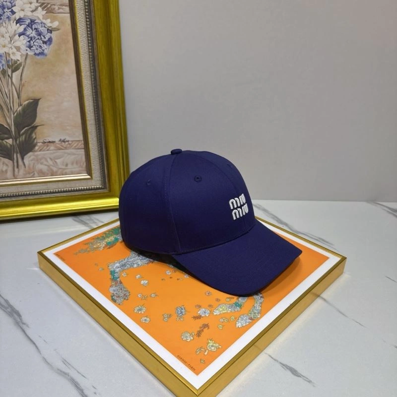 Miu Miu Caps Elegant 261697