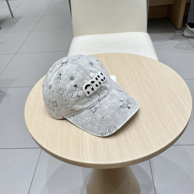 Miu Miu Caps Versatile 261694