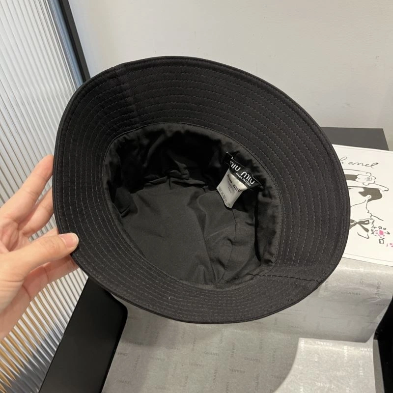 Miu Miu Caps FastDry 261661