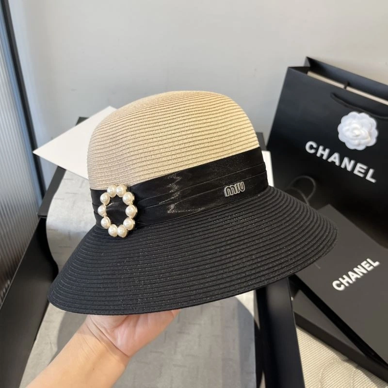 Miu Miu Caps Elegant 261689