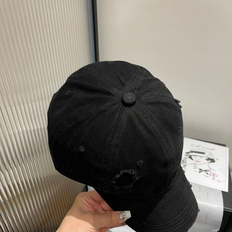 Miu Miu Caps WellDesigned 261683