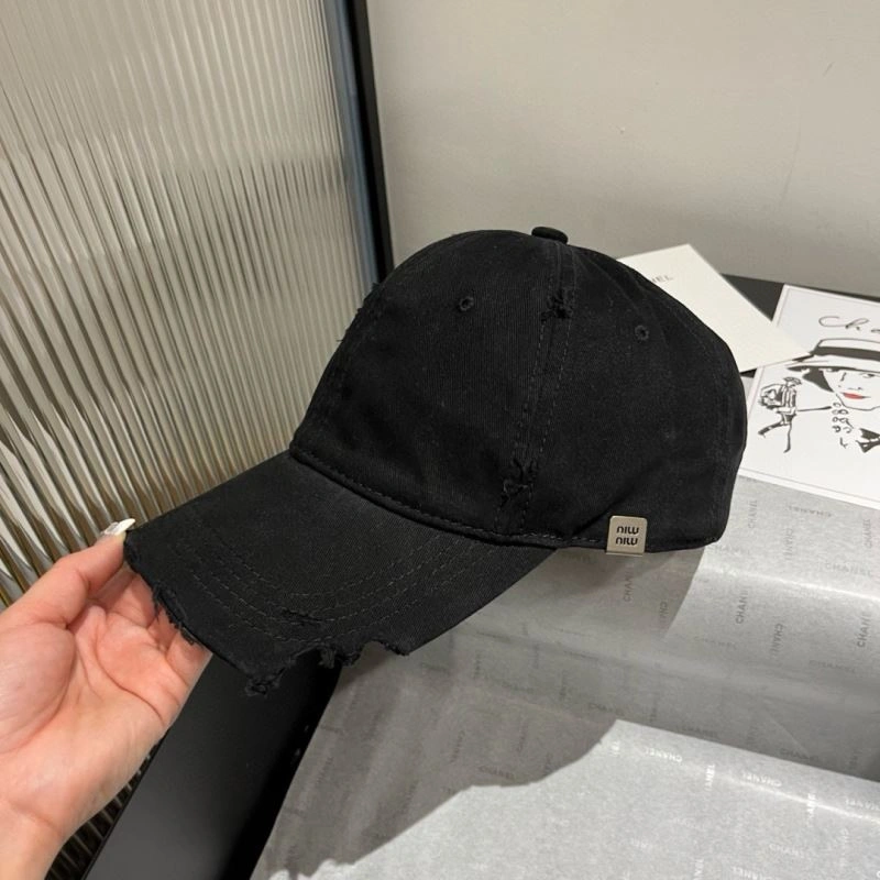 Miu Miu Caps WellDesigned 261683