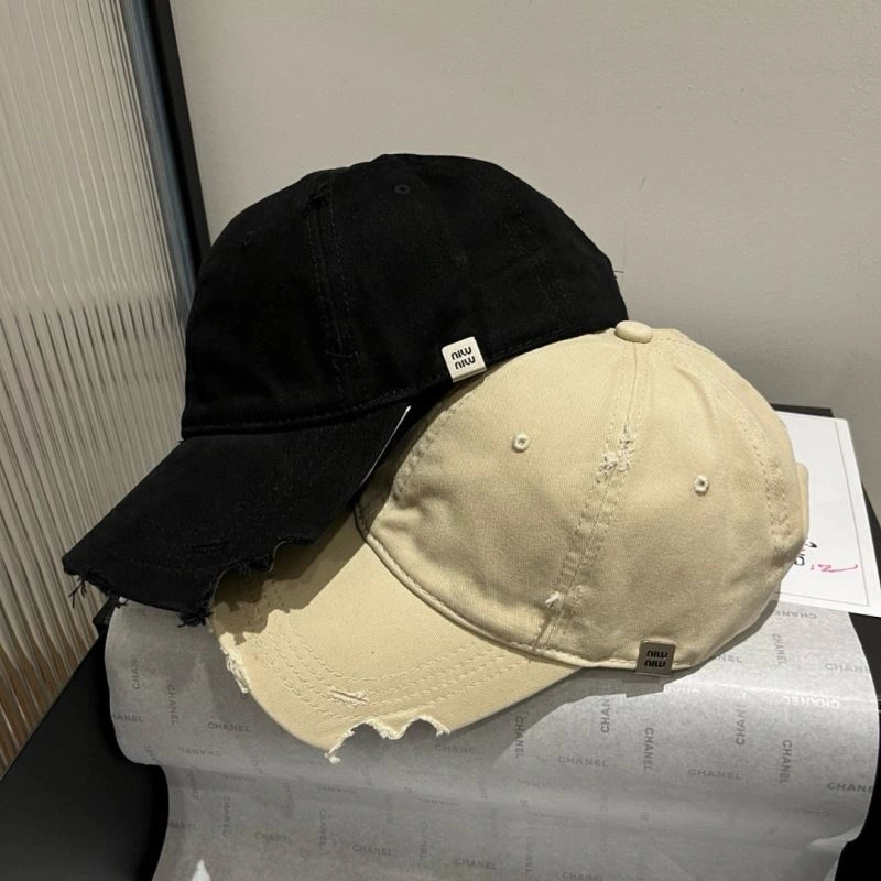 Miu Miu Caps WellDesigned 261683