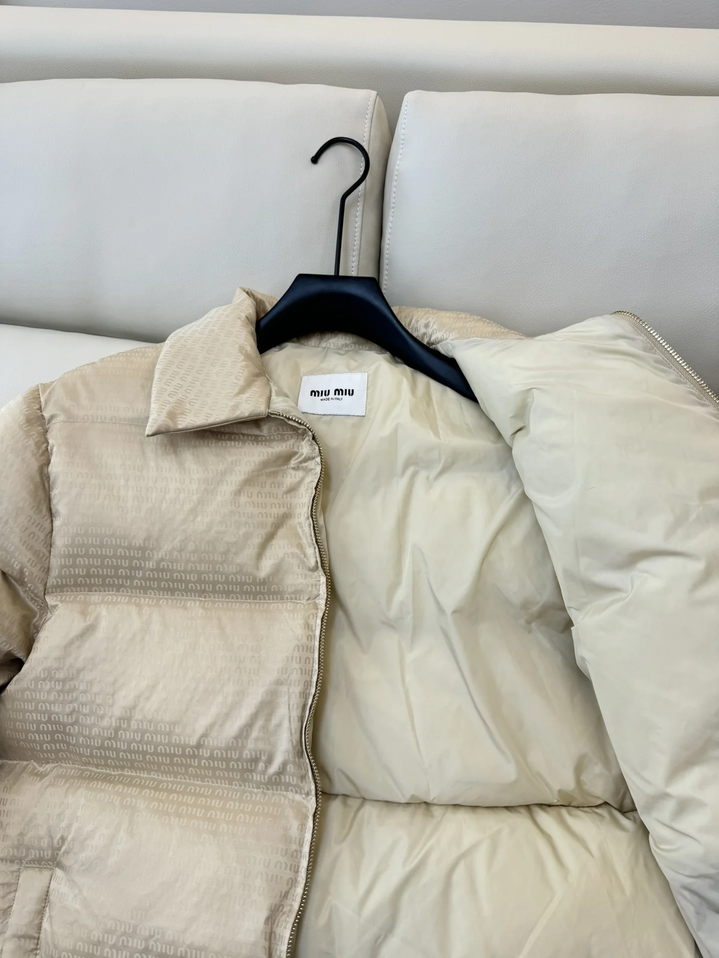 Trendsetting Miu Miu Down Jackets 165214