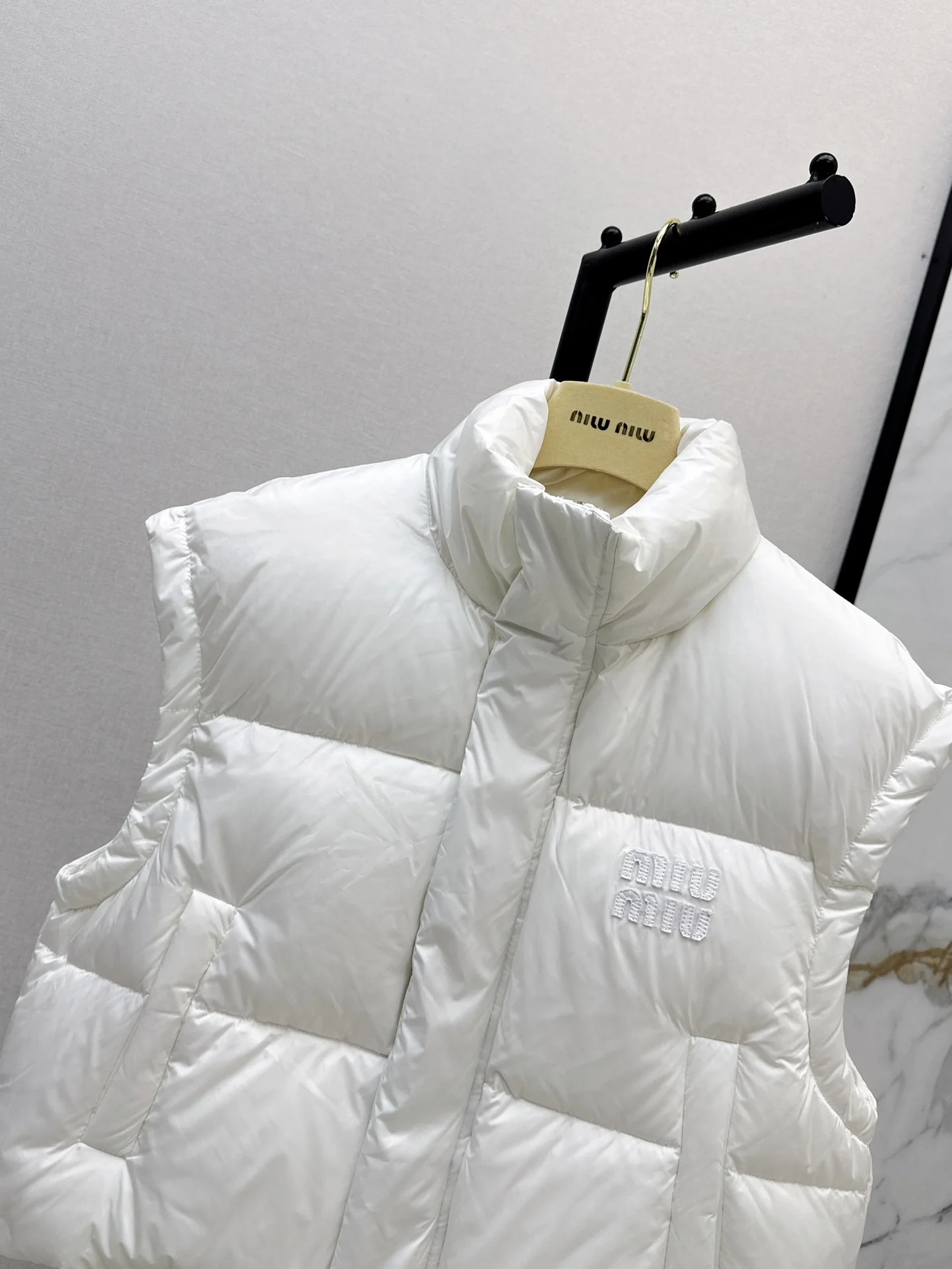 Breathable Miu Miu Down Jackets 165182