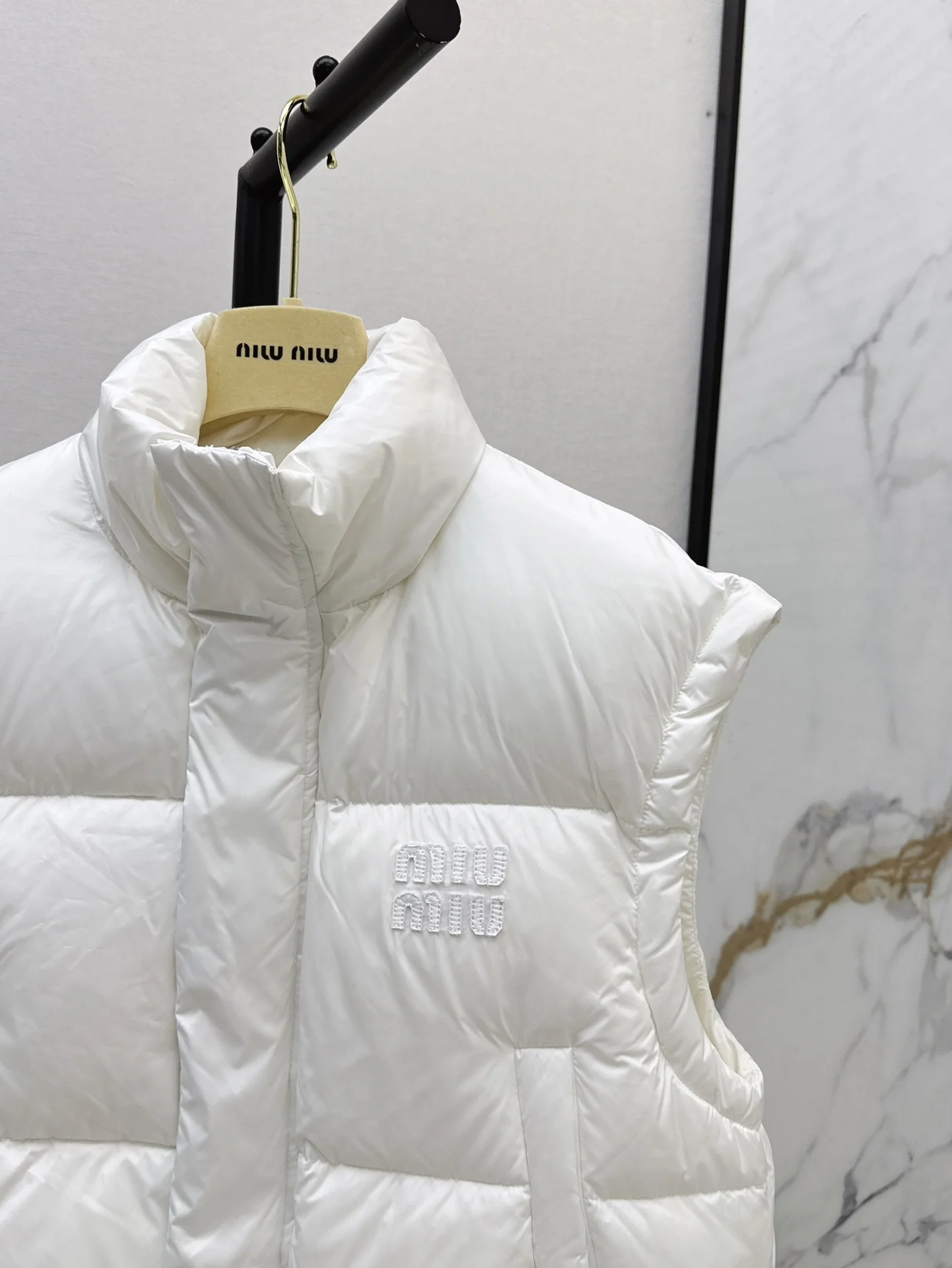 Breathable Miu Miu Down Jackets 165182