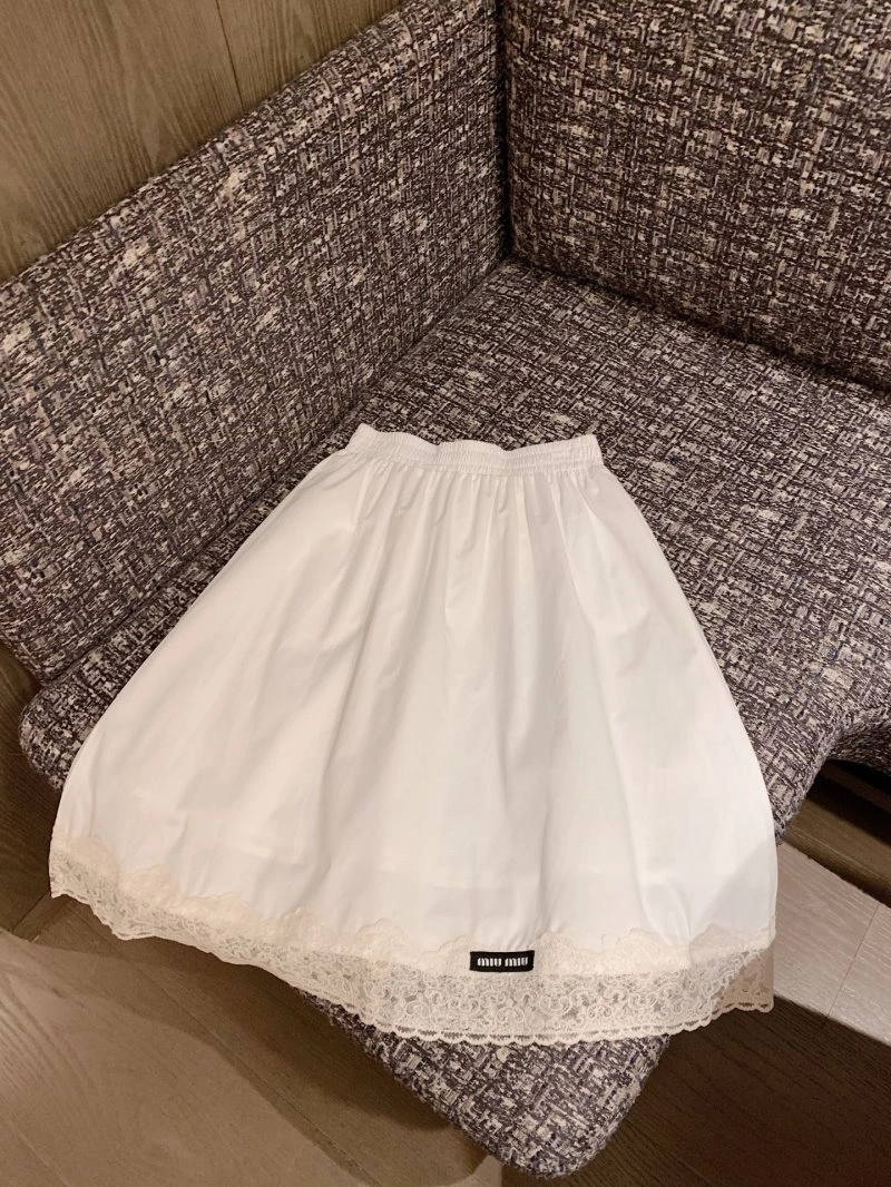 Miu Miu Dress Suits ModernLook 152160