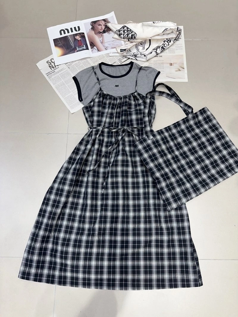 Cozy Miu Miu Dress Suits 151274