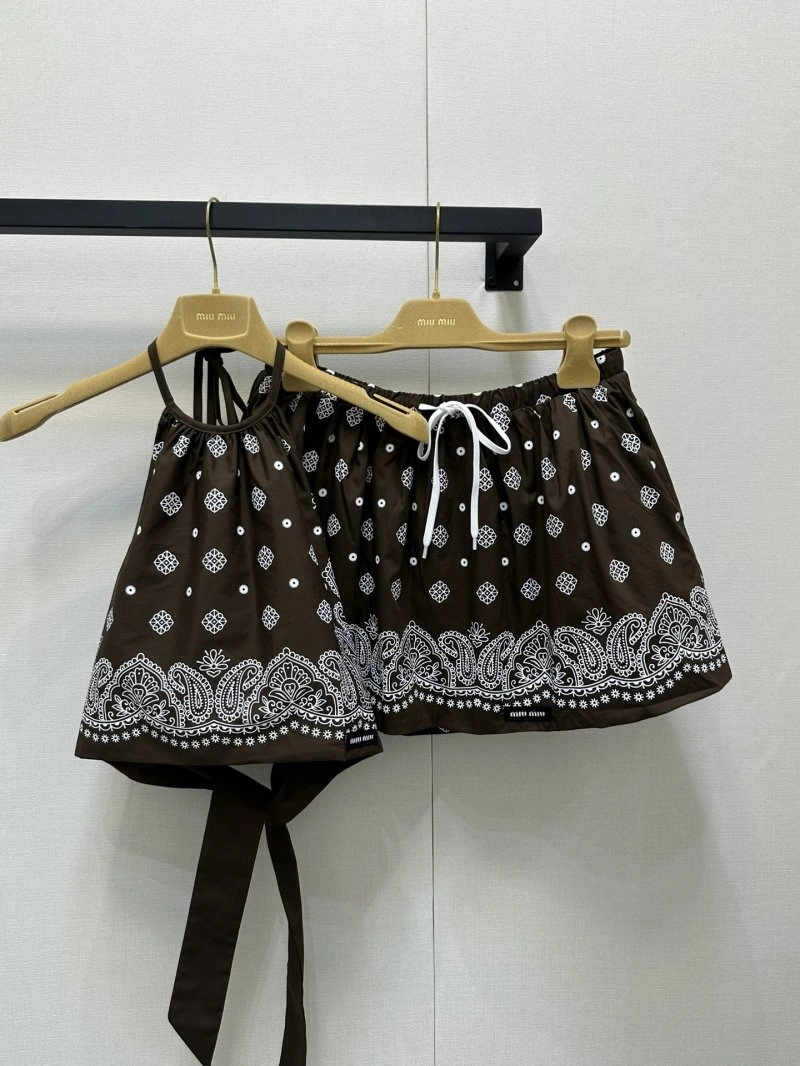 Miu Miu Dress Suits Versatile 148936